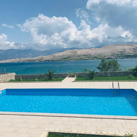Πανσιόν Pool Antonia