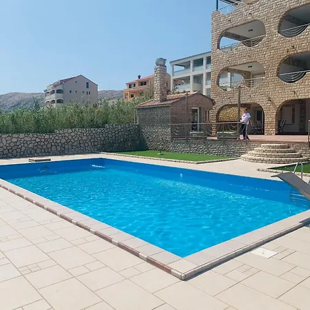 Pool Antonia Konukevi Pag Town